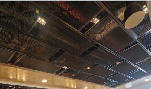 Expanded-Mesh-Facade